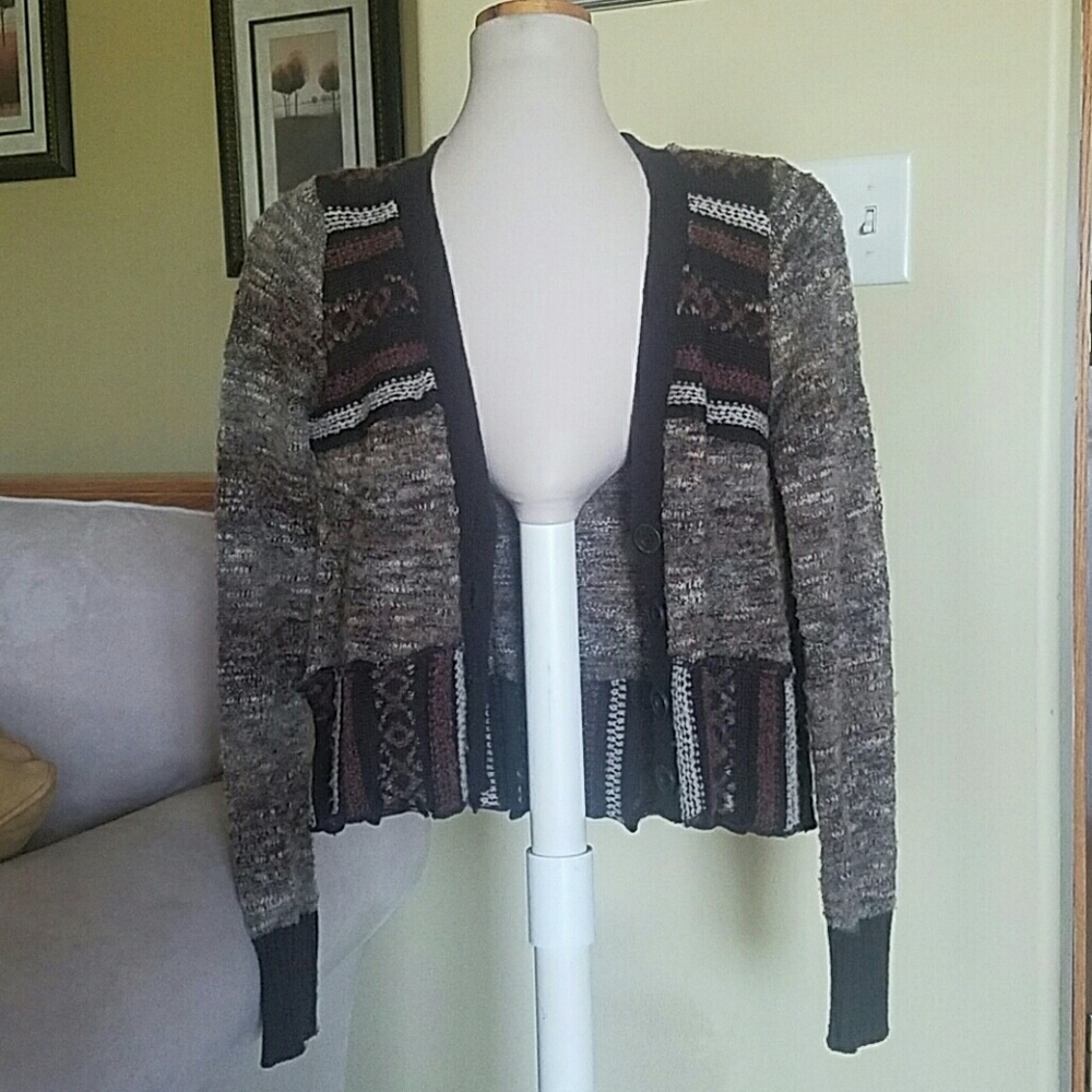 Women's cropped sweater, size small